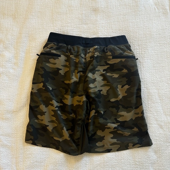 Fabletics One Short - Picture 2 of 2